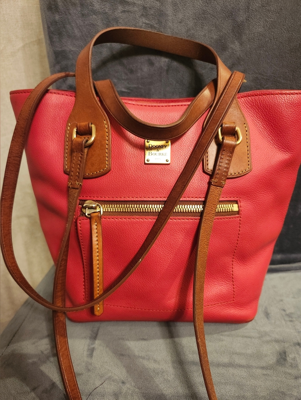 Dooney & Bourke Leather Raleigh Shopper Tote In Geranium, Pig Skin Interior GUC